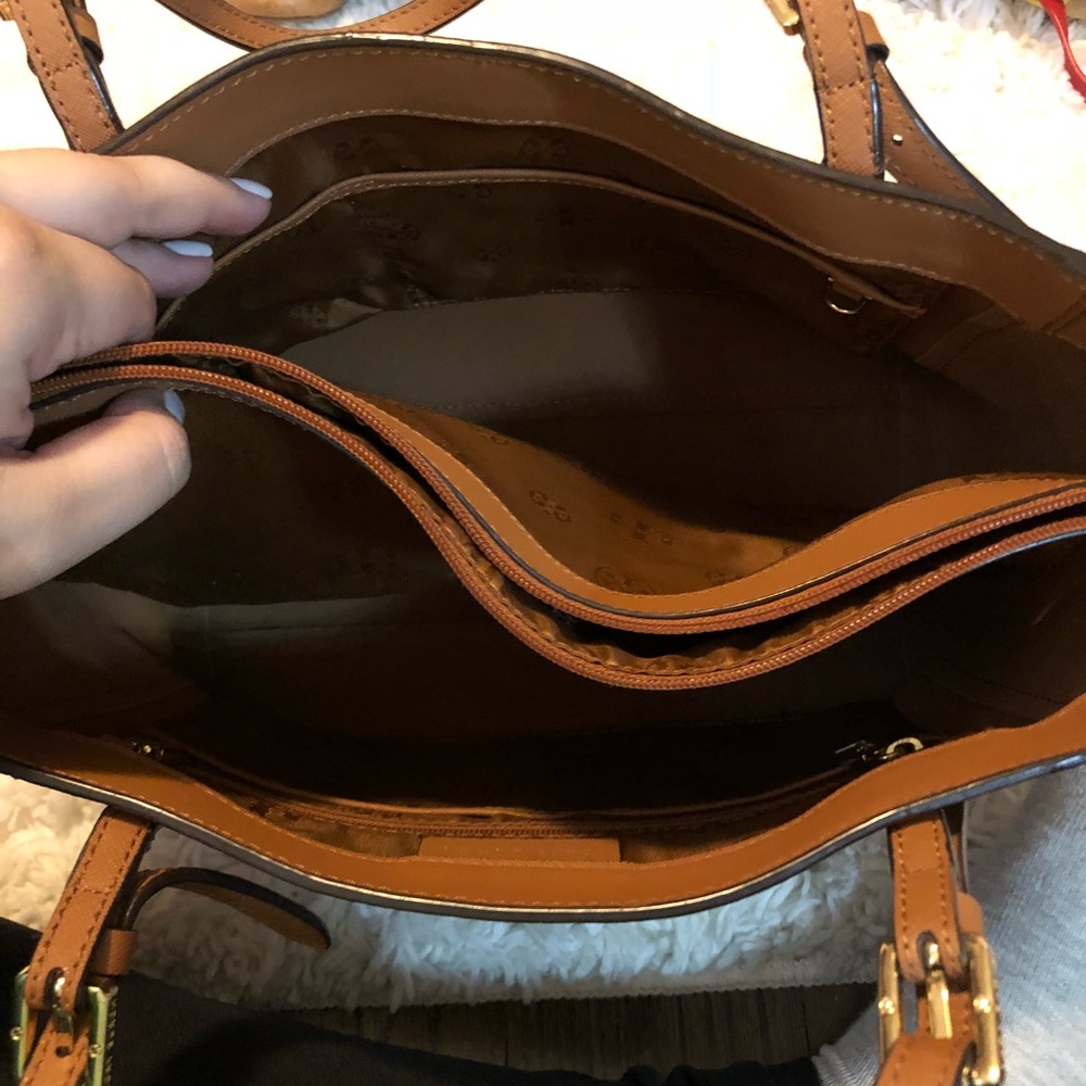 Tory Burch York Buckle Tote - Picture 4 of 4